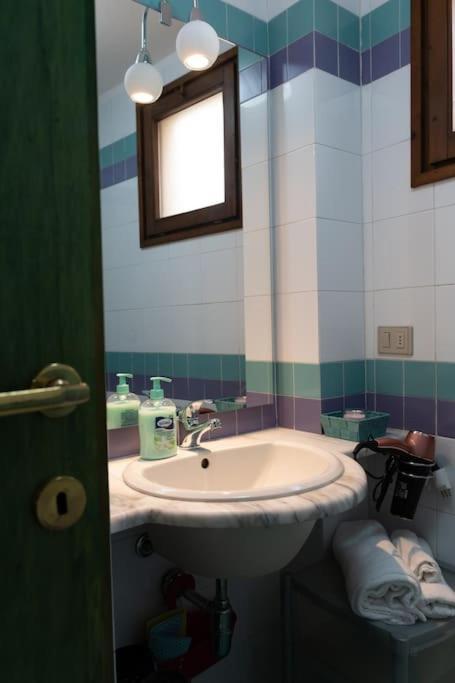 Appartamento Centro Storico Al Bastione カリアリ エクステリア 写真