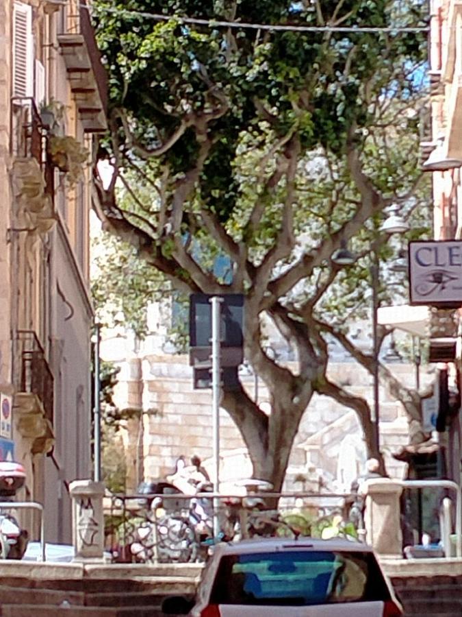 Appartamento Centro Storico Al Bastione カリアリ エクステリア 写真